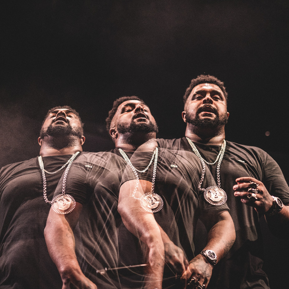 Baco Exu do Blues: "Exu, para mim, é caminho. É meu guardião, meu protetor. É quem entende e pune os meus erros. E quem comemora e aplaude minhas conquistas, tá ligado? É quem me dá a mão, é quem me ajuda, é quem me rege. É meio que tudo"