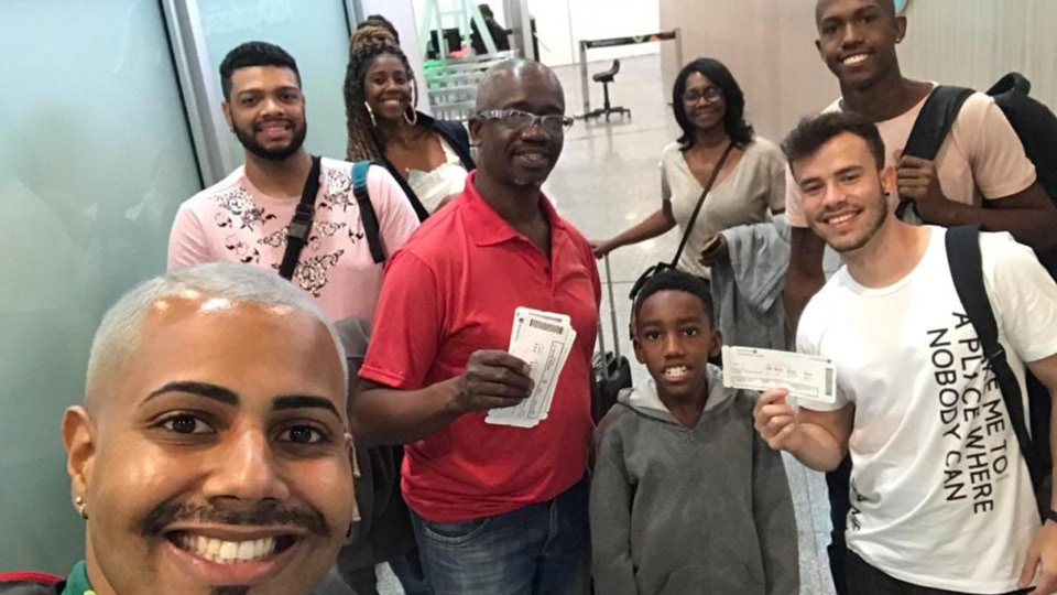 "Eu sou uma pessoa muito organizada com as finanças, mas não abro mão de aproveitar o momento também. Por exemplo, eu gosto muito de viajar, e de viajar e com conforto"