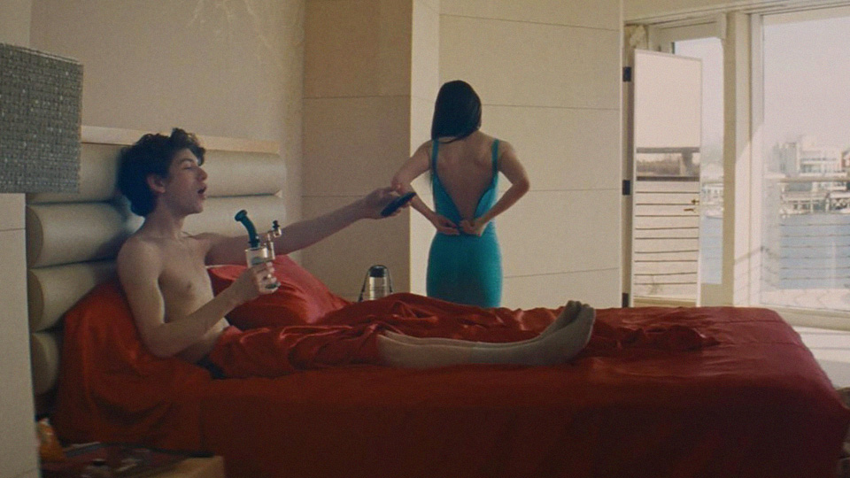 A personagem Anora, protagonizada por Mikey Madison no filme vencedor do Oscar, é uma stripper que se apaixona por um cliente